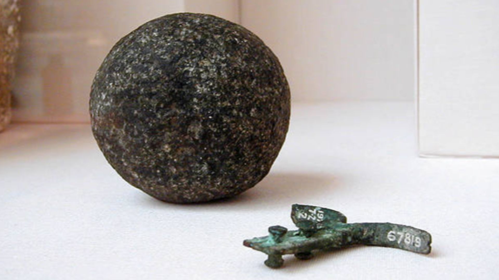 File:The Dixon Relics (45853449385).jpg