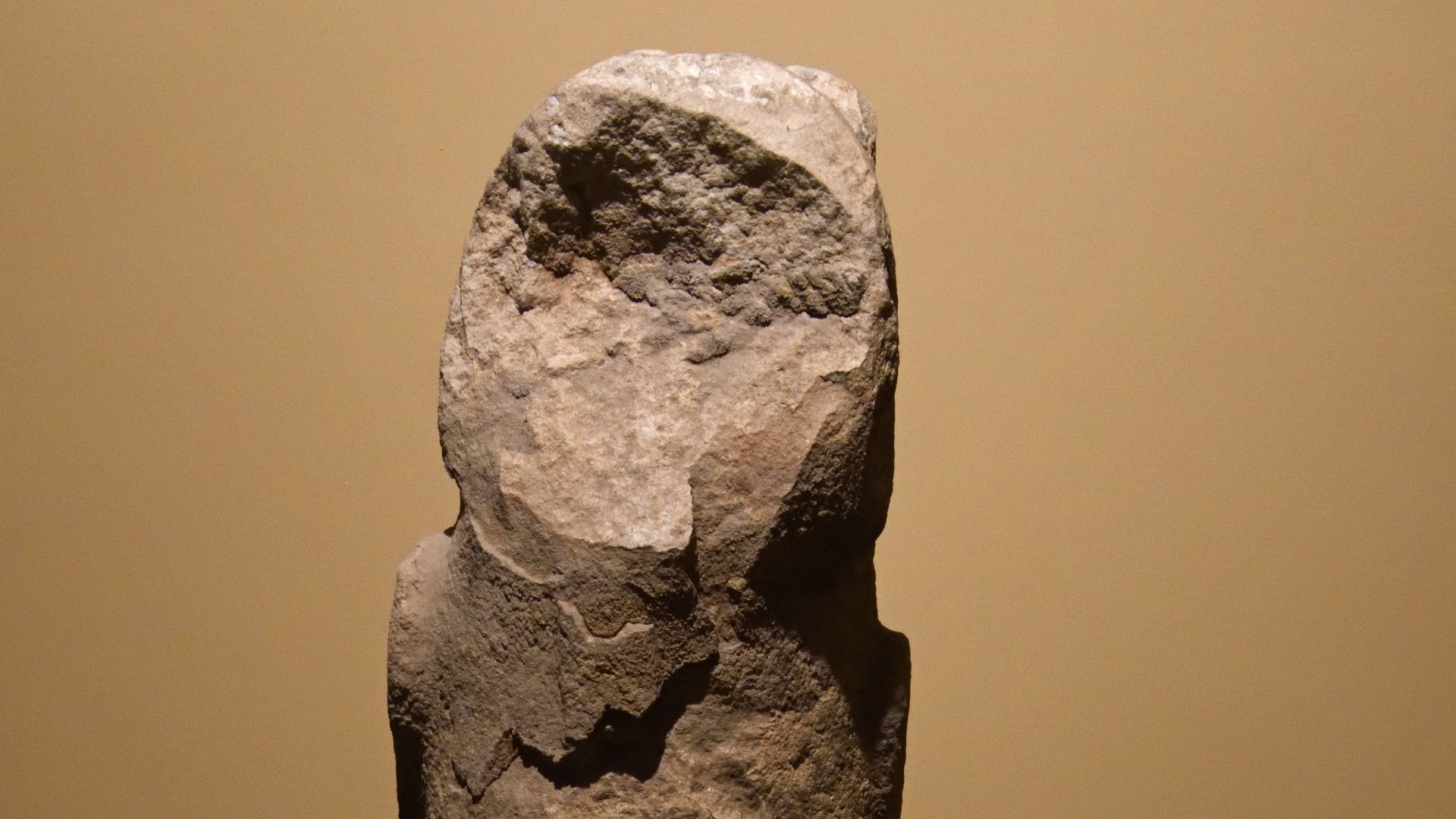 File:Urfa museum Totem sept 2019 4806.jpg