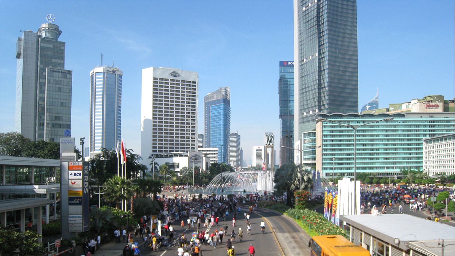 File:Jakarta Car Free Day.jpg