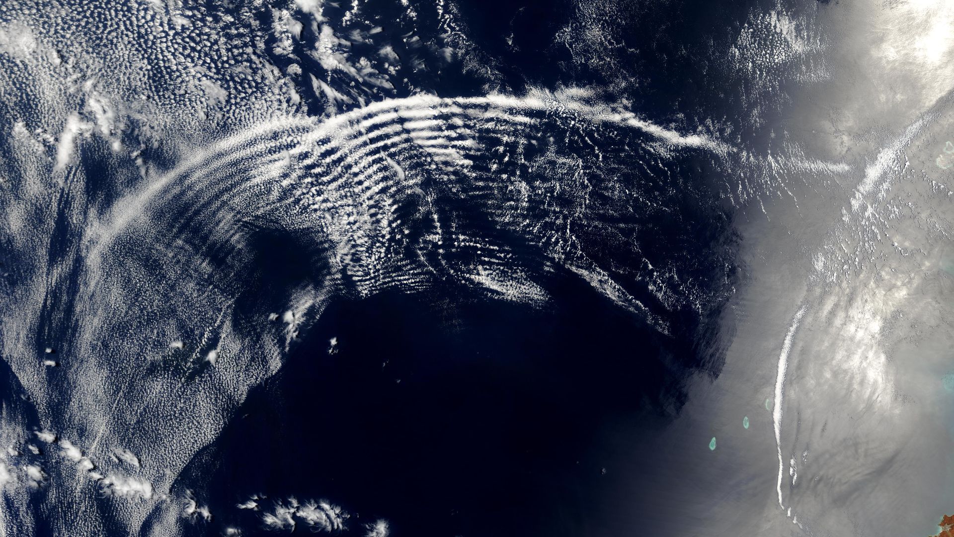 File:Atmospheric Gravity Waves Imagery (SVS14445 - 14445 AGW Australia).jpg