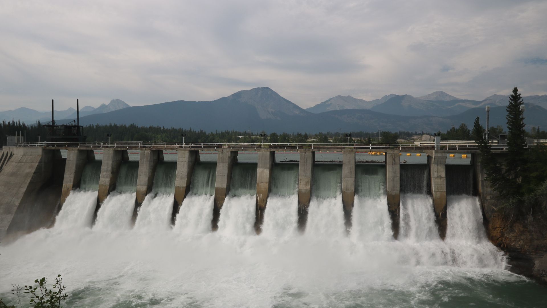 File:Exploring the rivers (35667091652).jpg