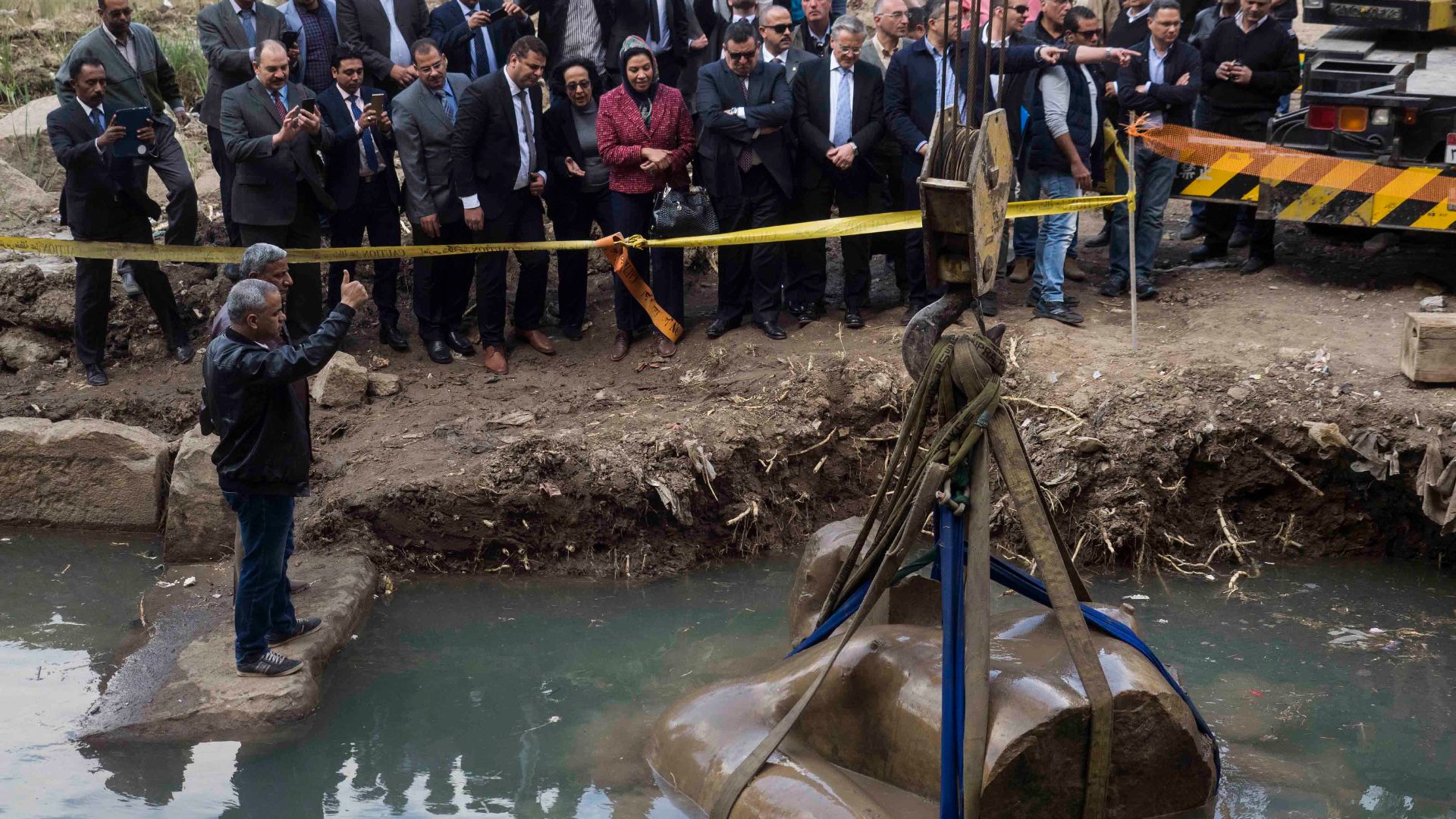 File:Statue of Egyptian King Psamtik I excavation 1.jpg