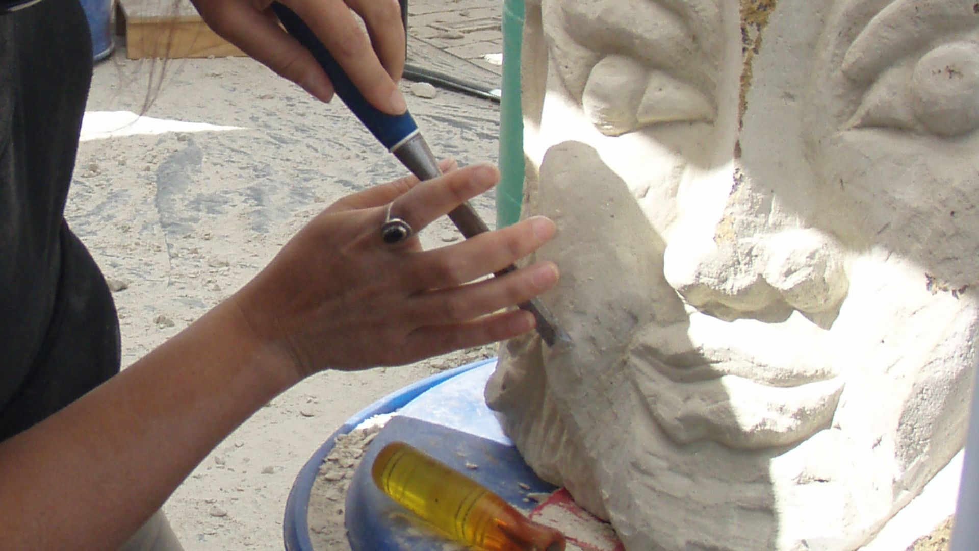 File:Kel Sculpting (3069869639).jpg