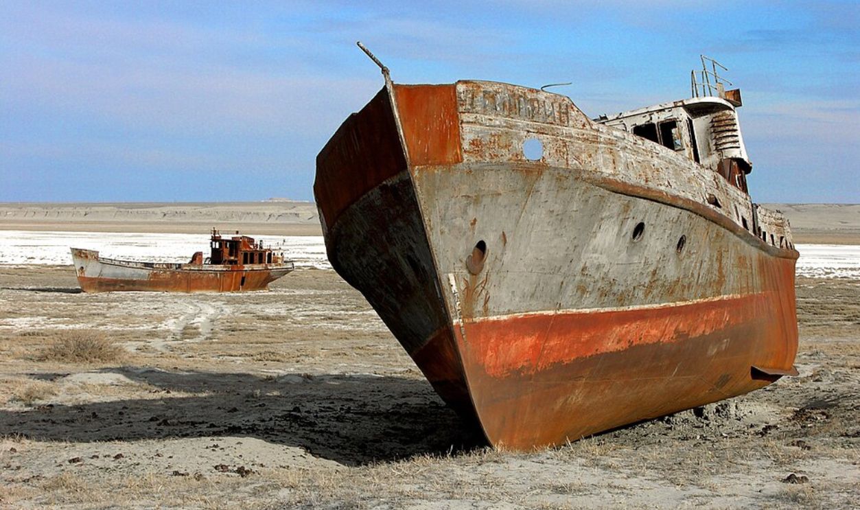 Dried up Aral sea