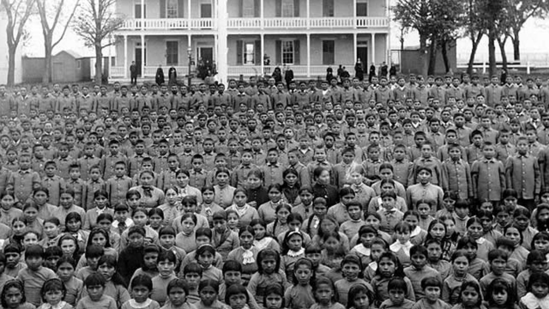 File:Carlisle pupils.jpg