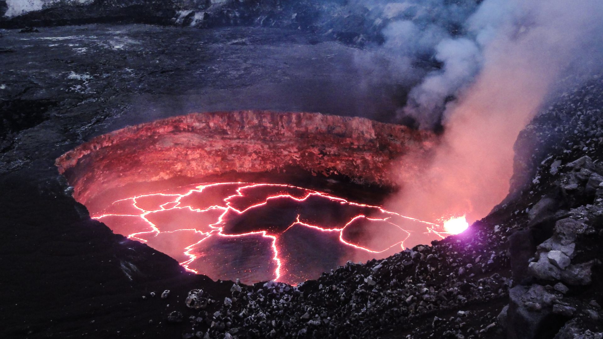 File:Kilauea Lava Lake (12792432484).jpg