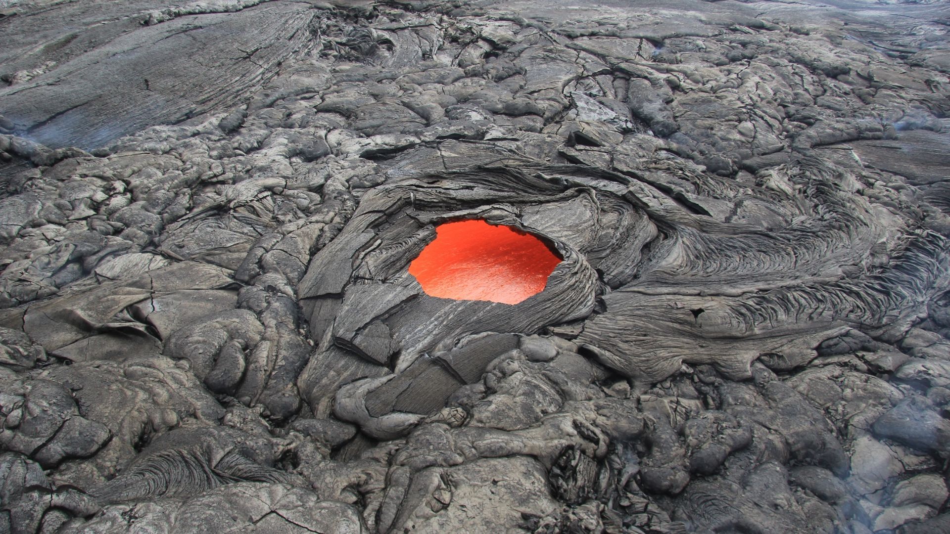 File:Molten Lava in Pahoehoe Skylight.jpg
