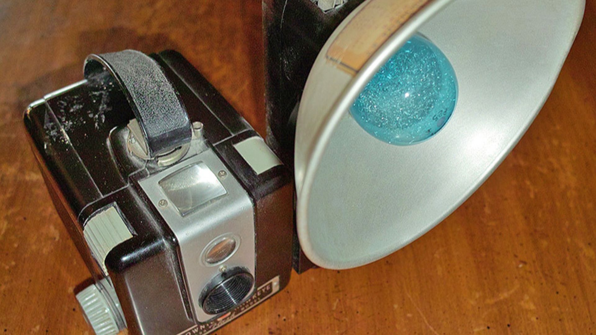 File:Brownie Hawkeye with Flash.jpg