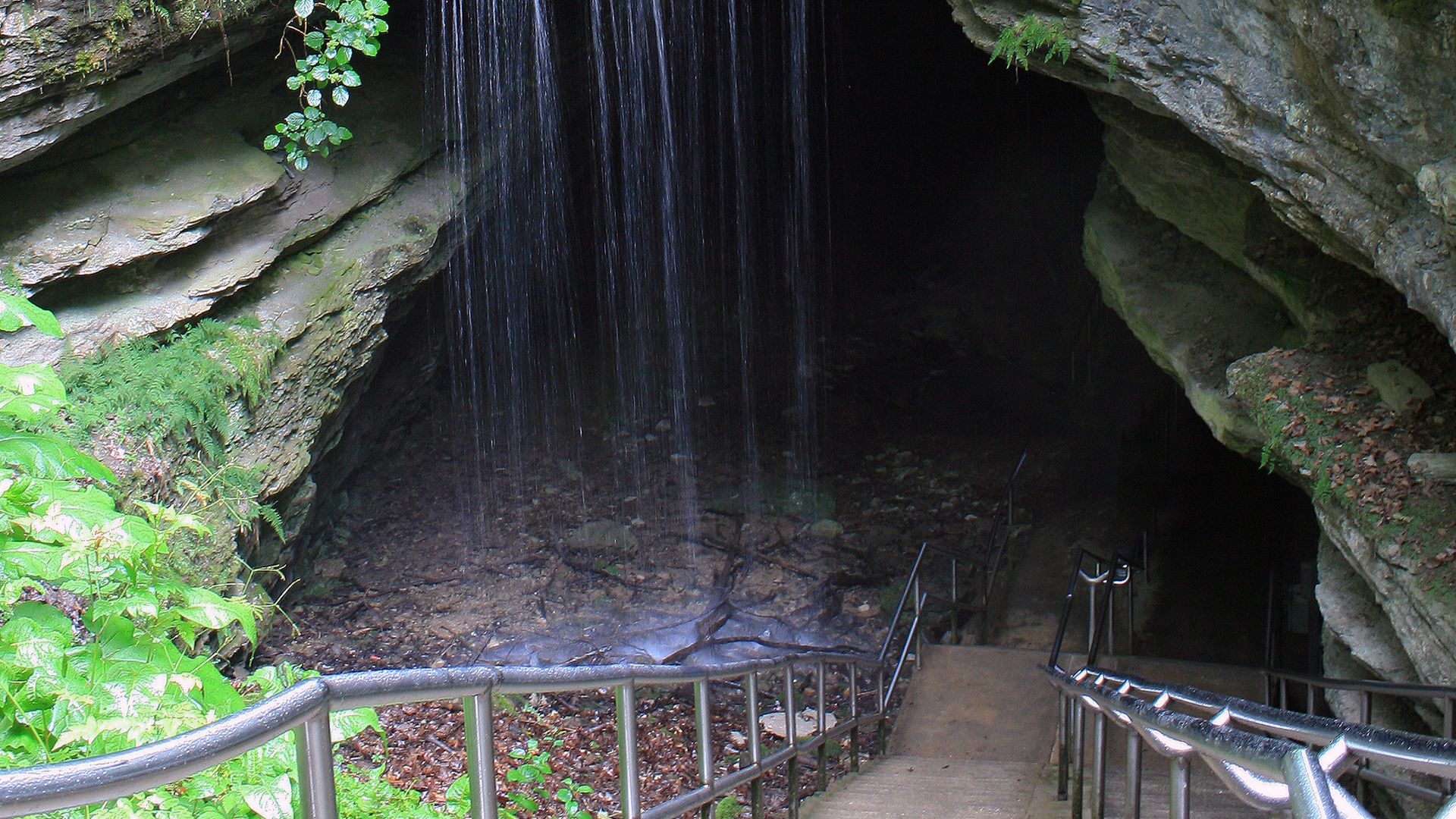 File:Mammoth Cave Historic Entrance.jpg