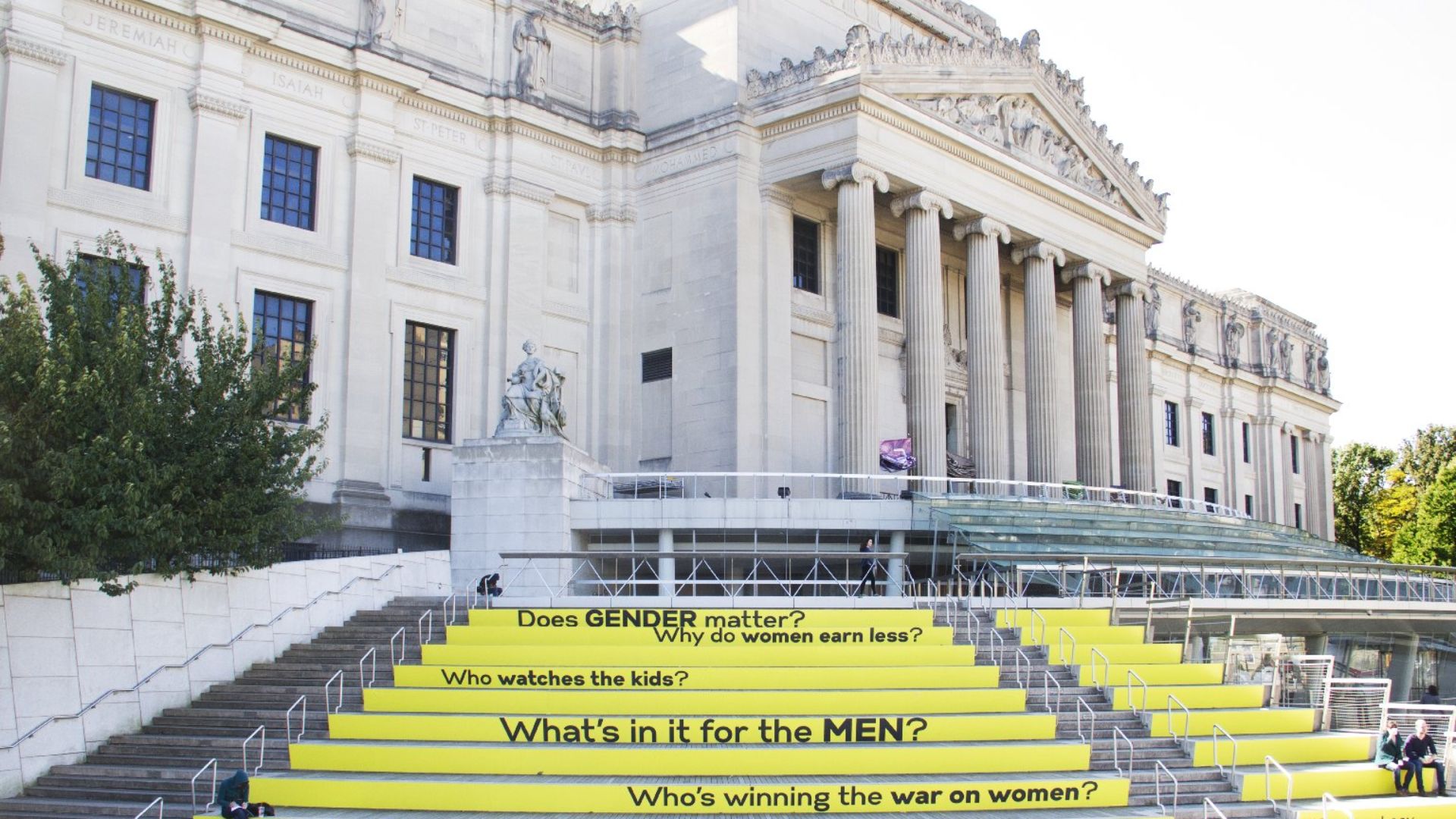 File:Between the Door and the Street, Suzanne Lacy, Installation at the Brooklyn Museum.jpg