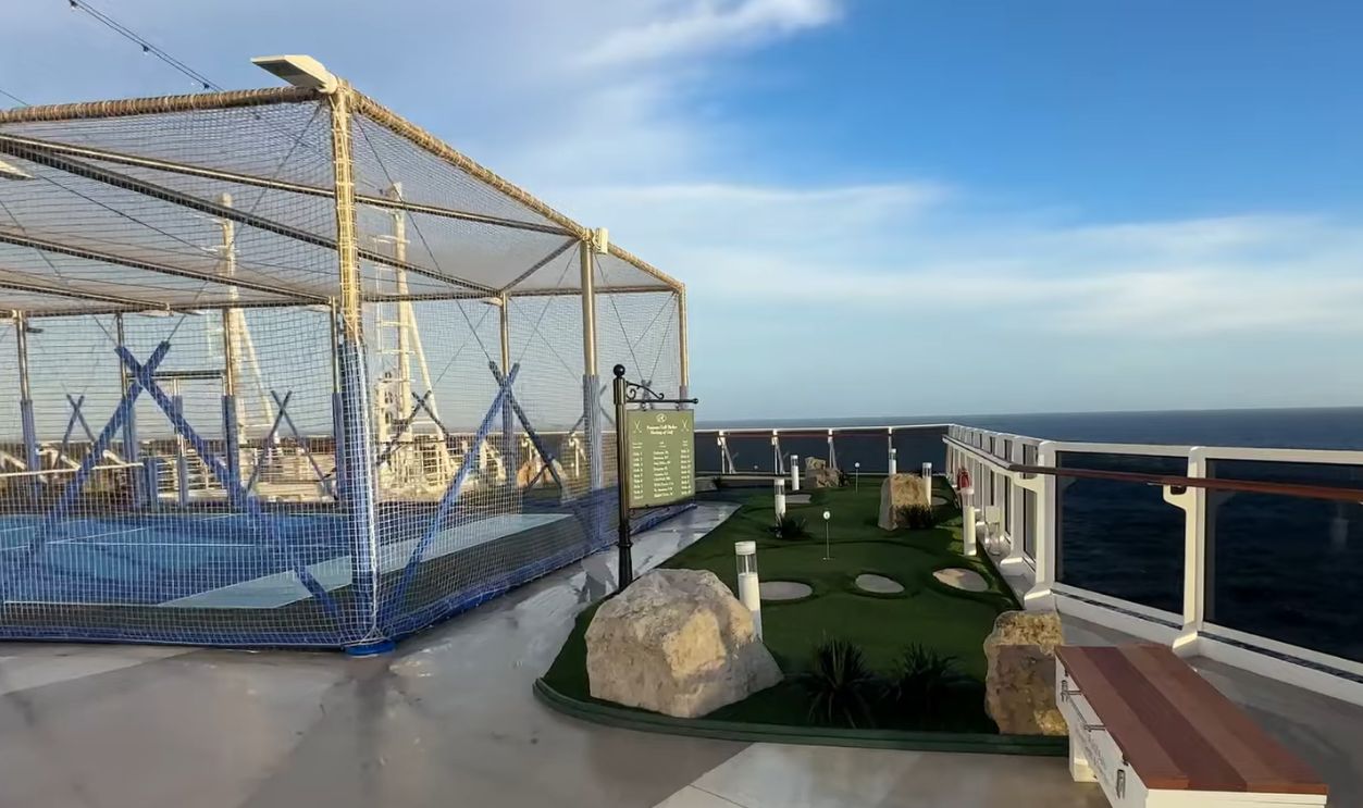 Seven Seas Grandeur cruise ship