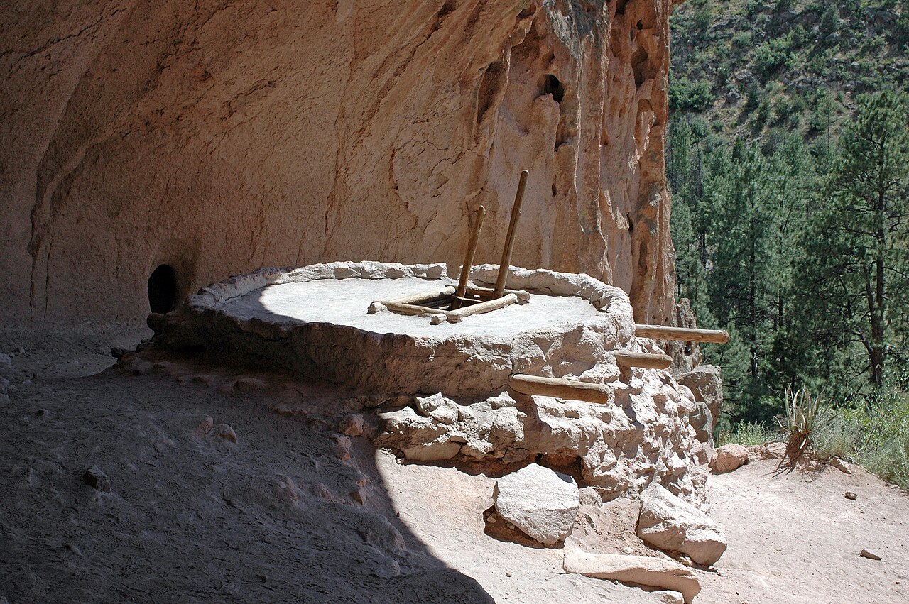 Reconstructed kiva at Alcove House
