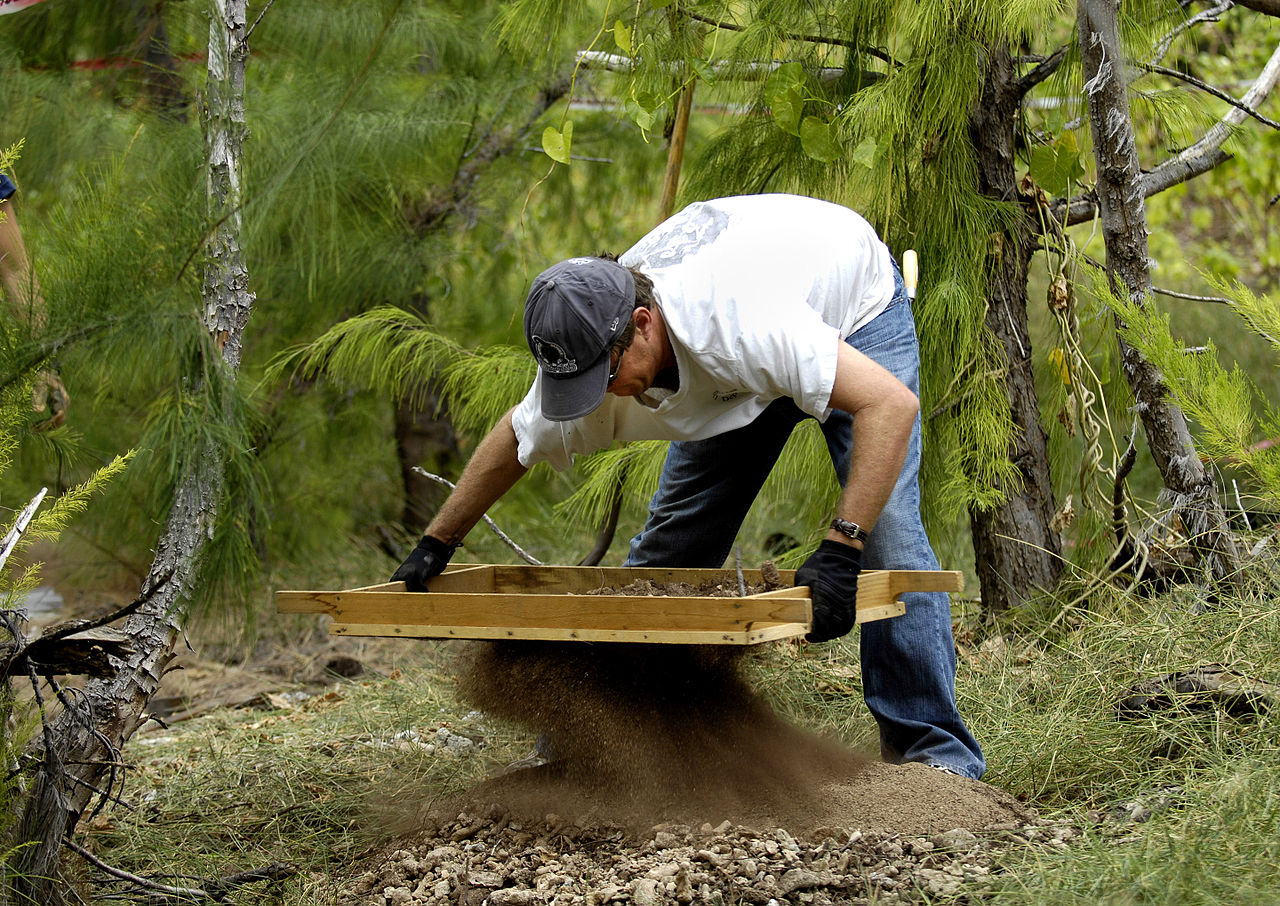 Servicemembers search for POW/MIAs on Wake Island