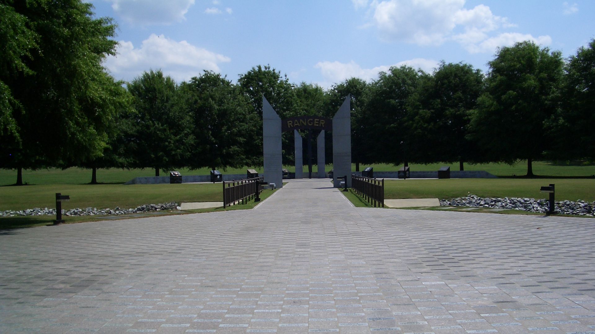 File:Entry to the Ranger Memorial at Fort Benning, 2004.JPG