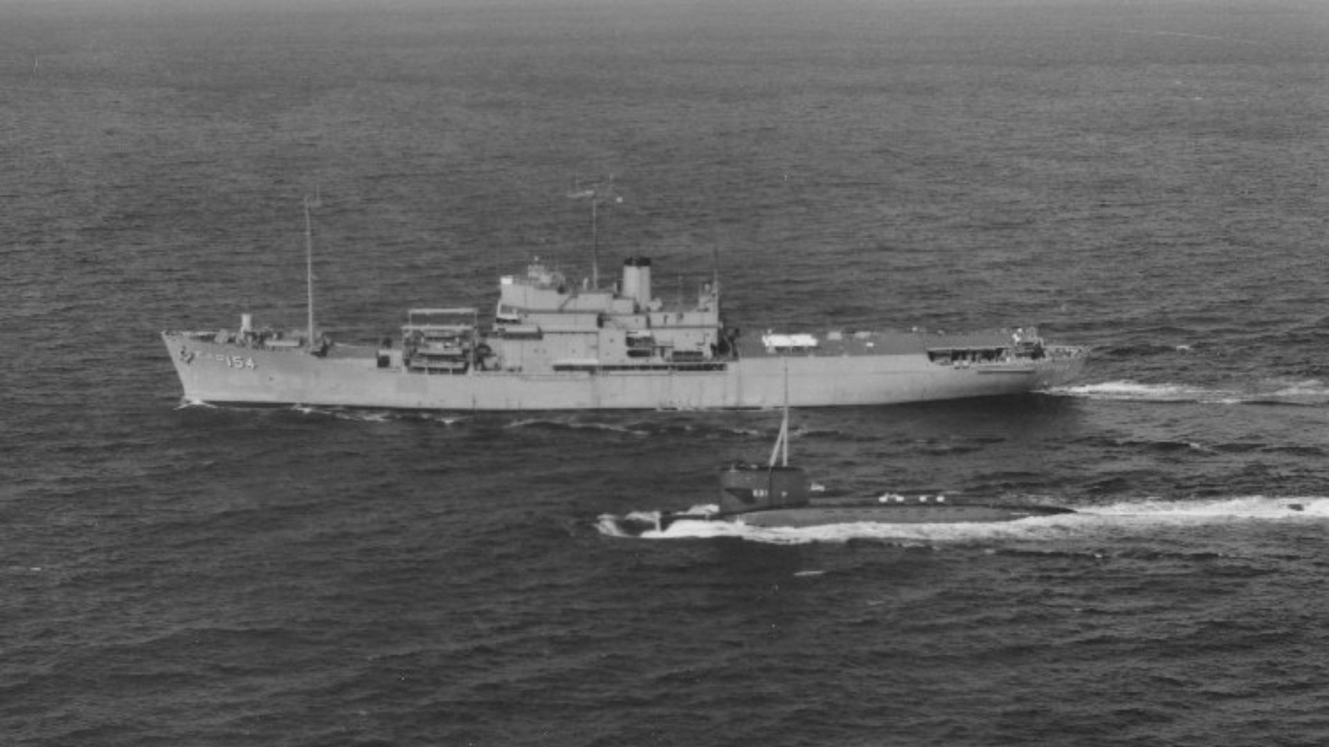 File:USS Observation Island (E-AG-154) and USS Robert E Lee (SSBN 601).jpg