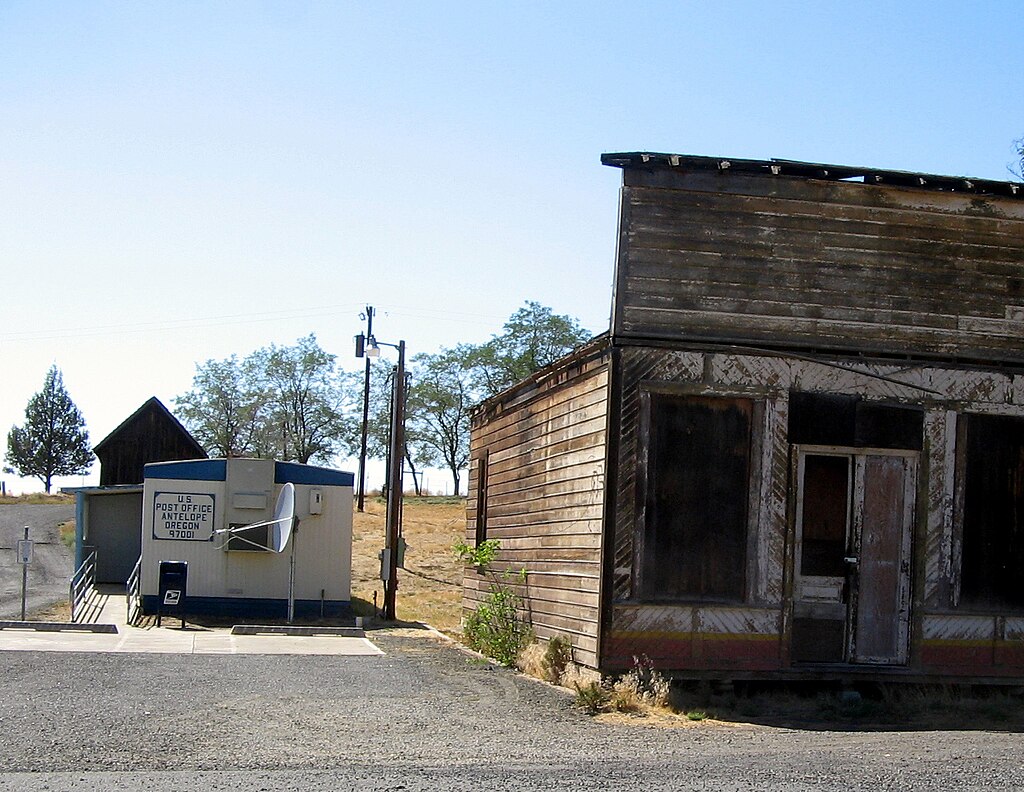 Post office and abandoned building in Antelope, Oregon