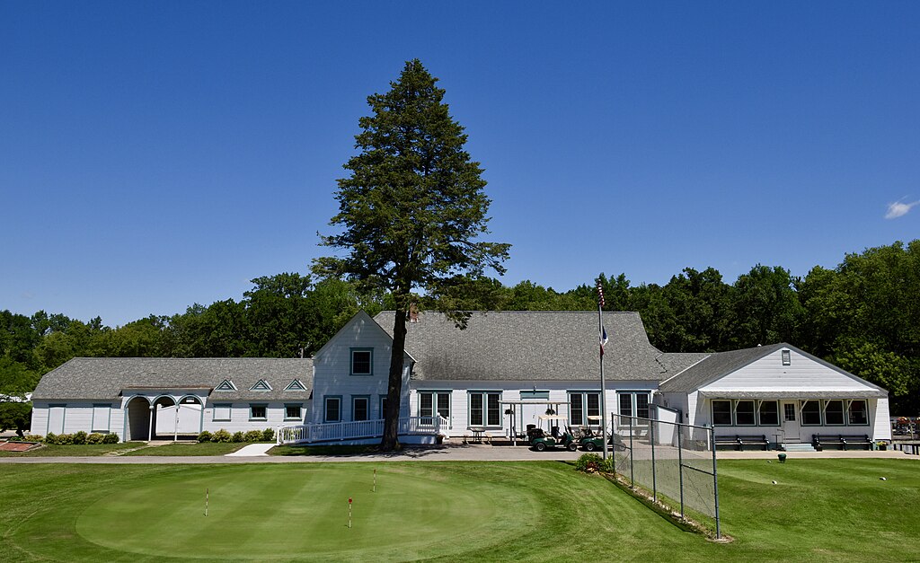Golf Club House at Wildwood Park Historic District