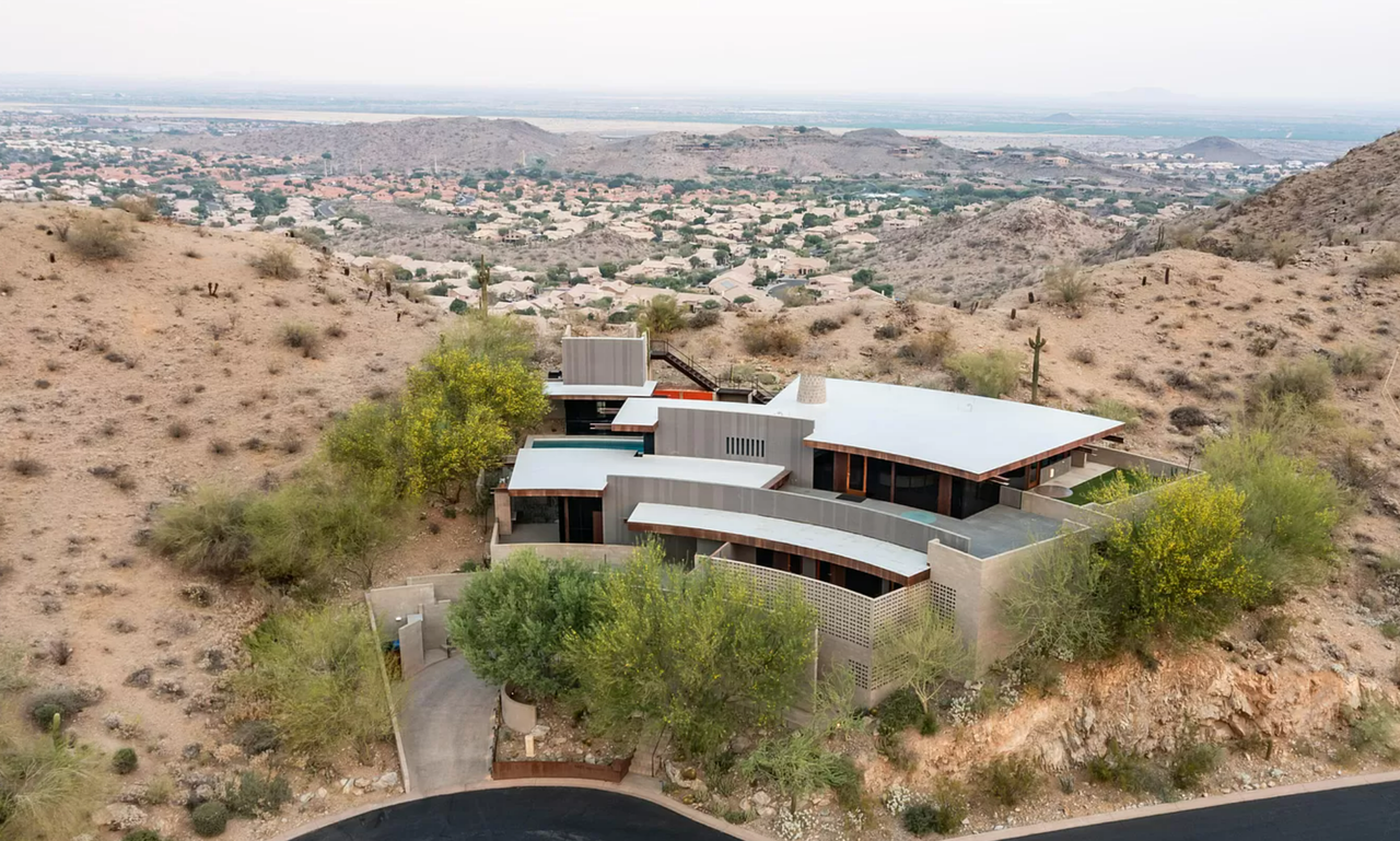 Rocky Slope Residence Architecture Homage to Montezuma's Castle