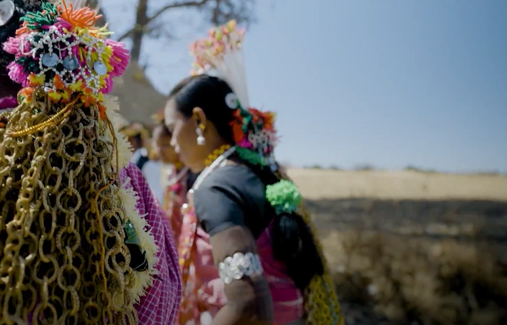 Baiga women dancing 