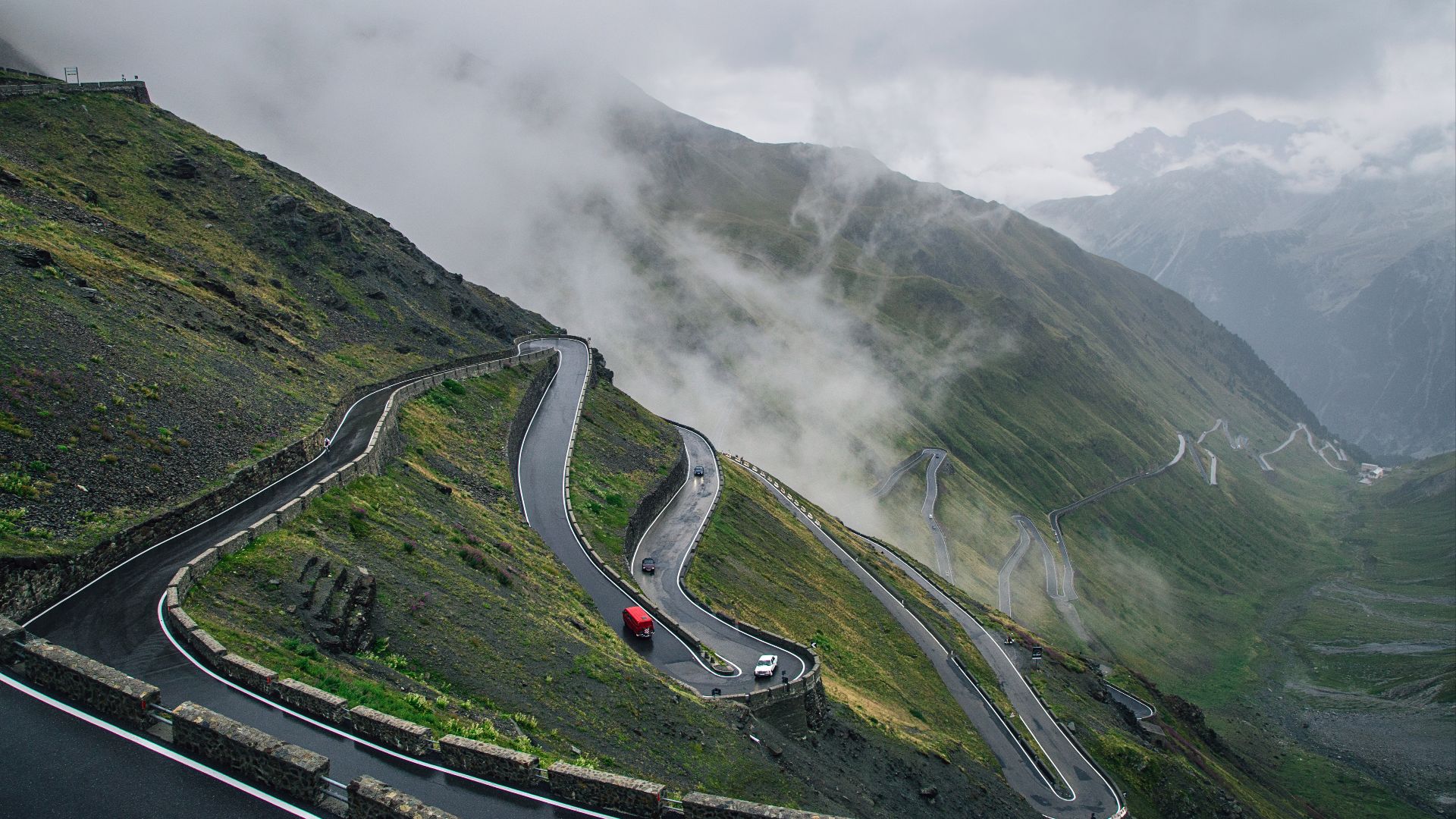 File:Stelvio Pass (Unsplash).jpg