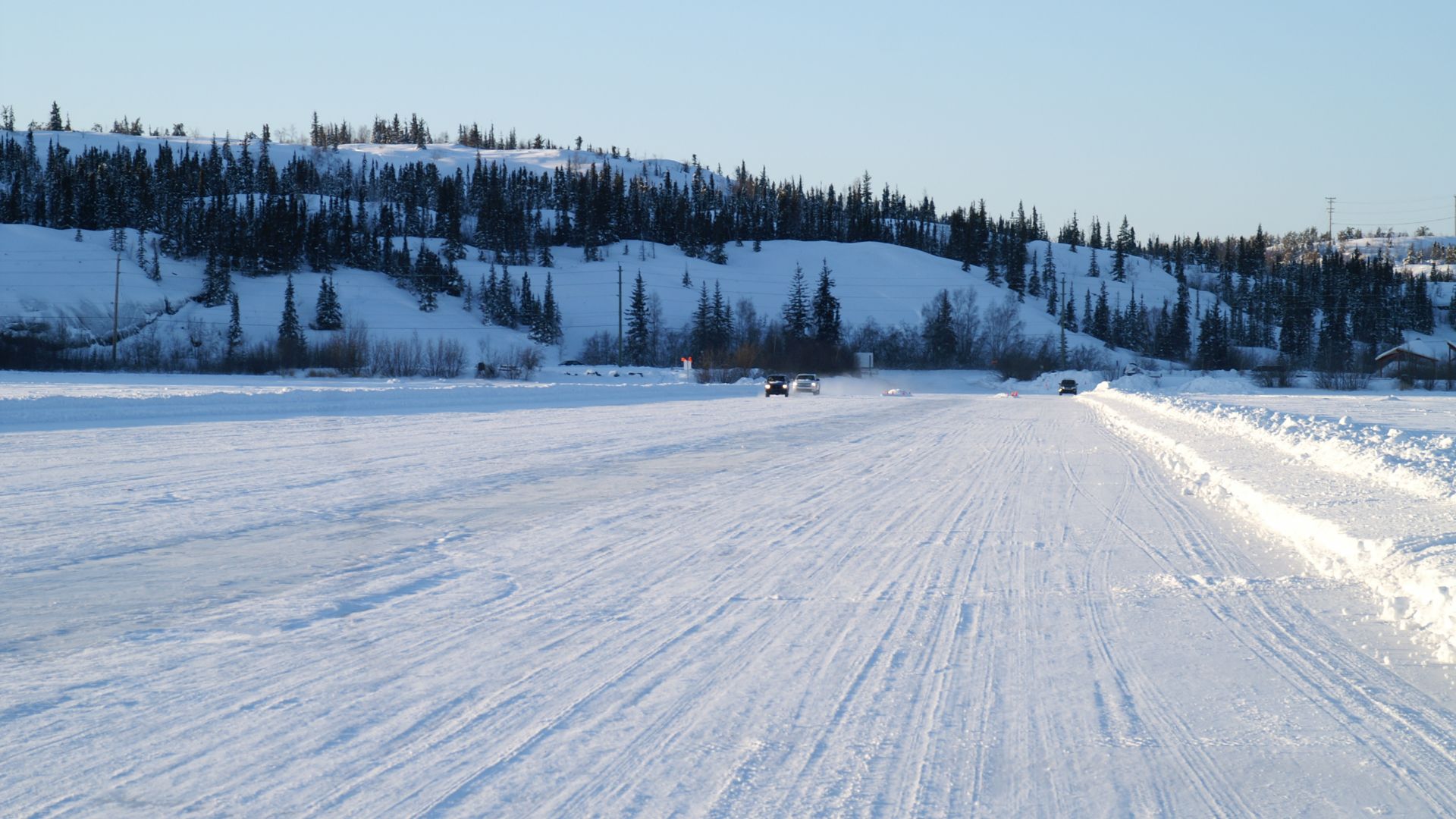 File:Ice Road on Great Slave Lake 2.jpg