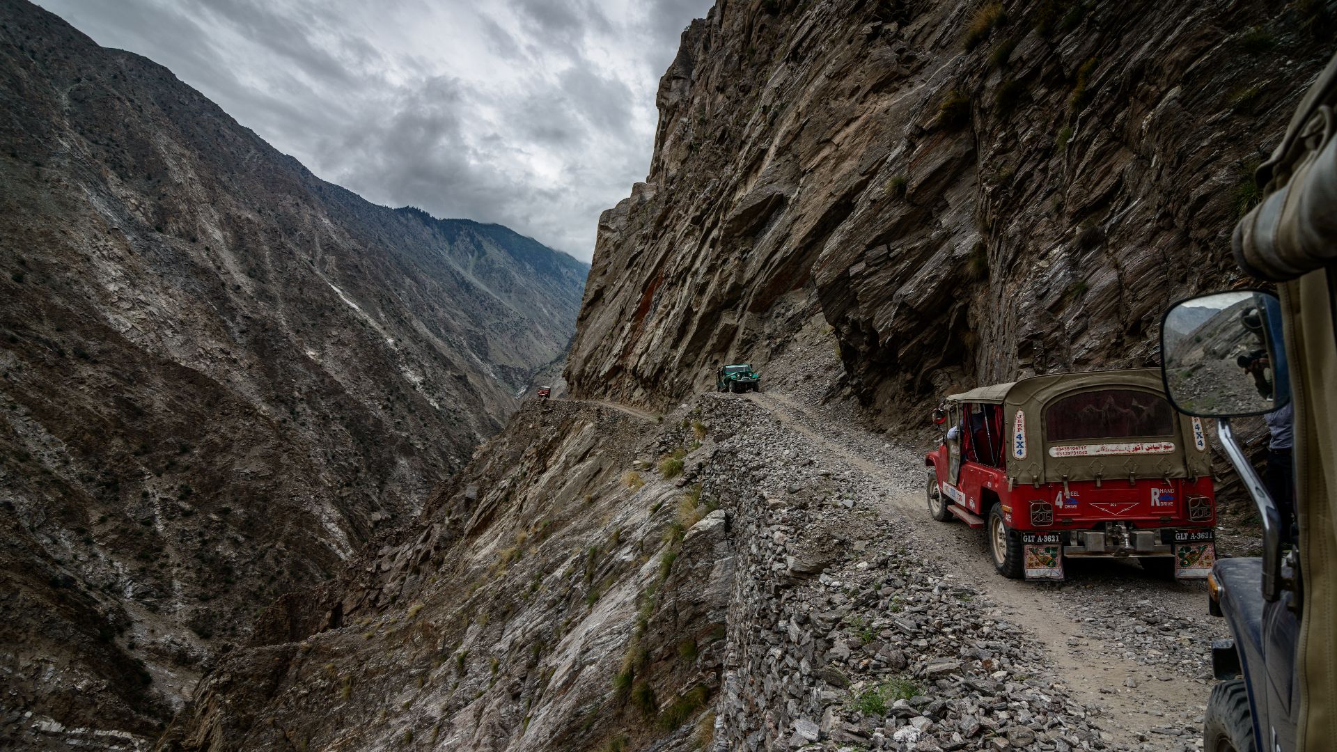 File:Jeeps track of fairy meadows.jpg
