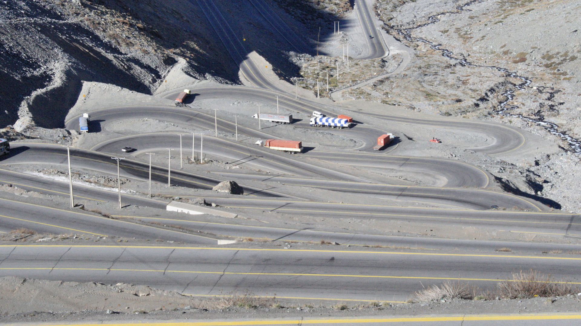 File:Caracoles cuesta Juncal.jpg