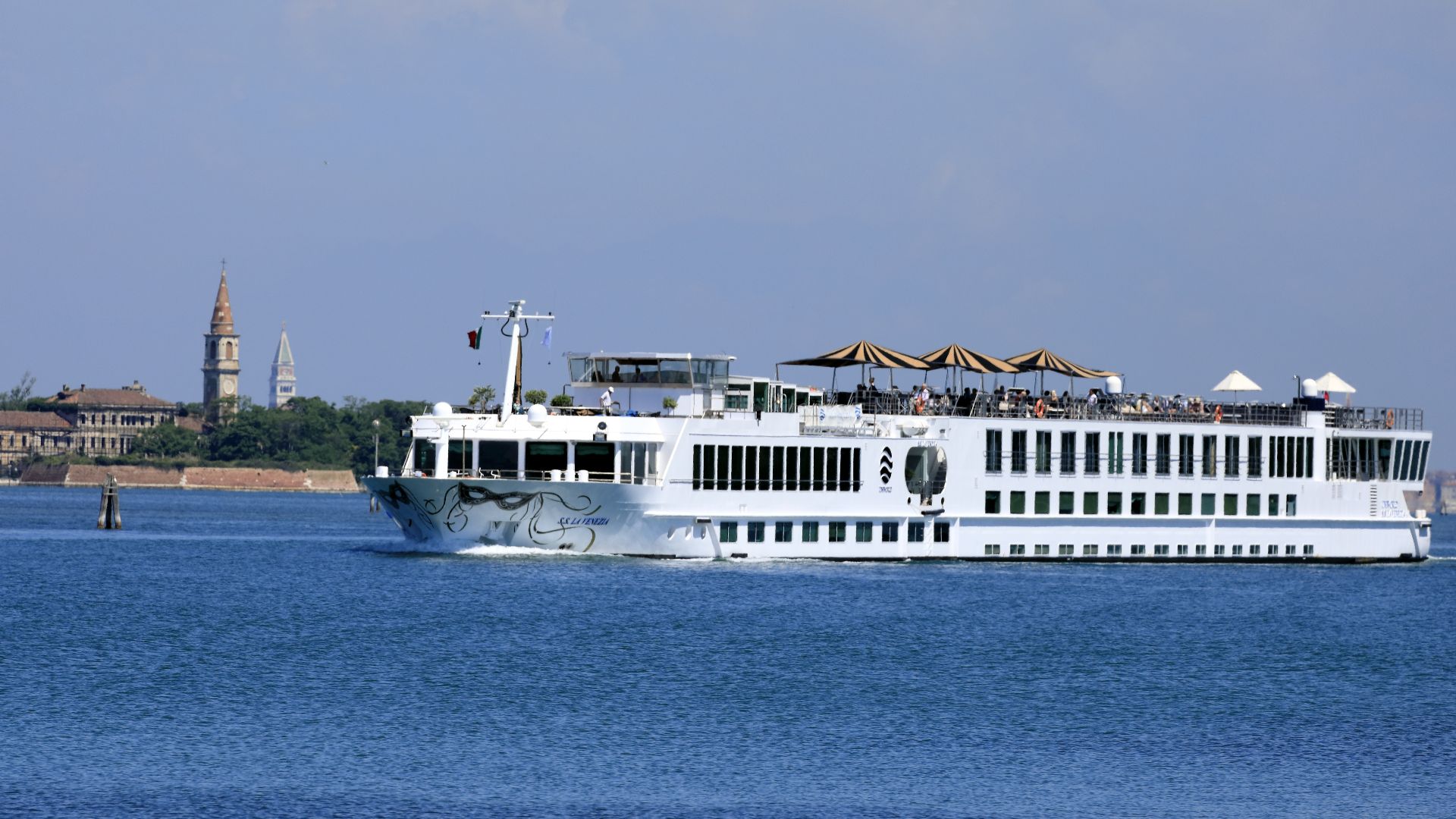 File:L00 344 SS La Venezia.jpg