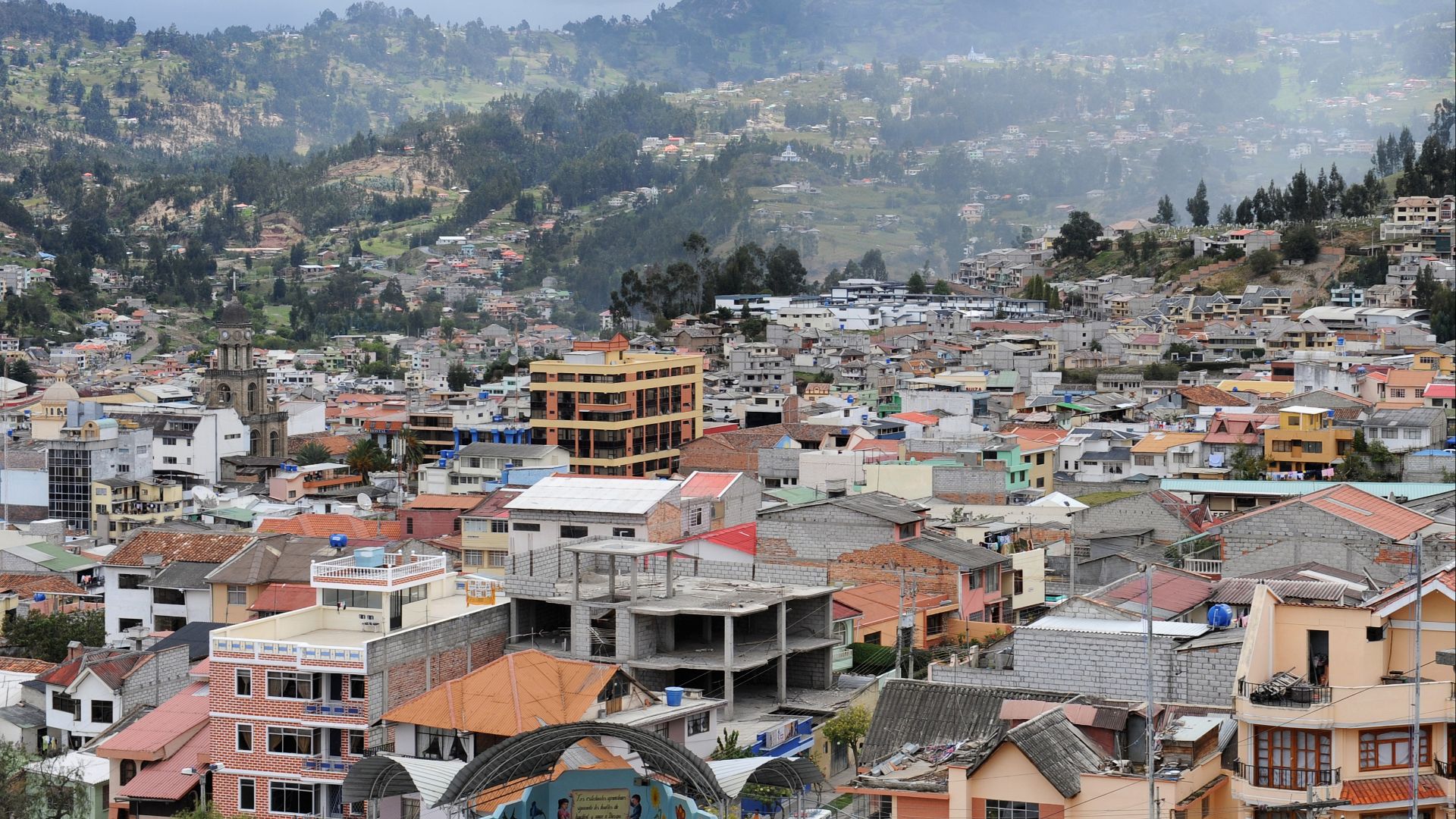 File:Azogues Ecuador 01.jpg