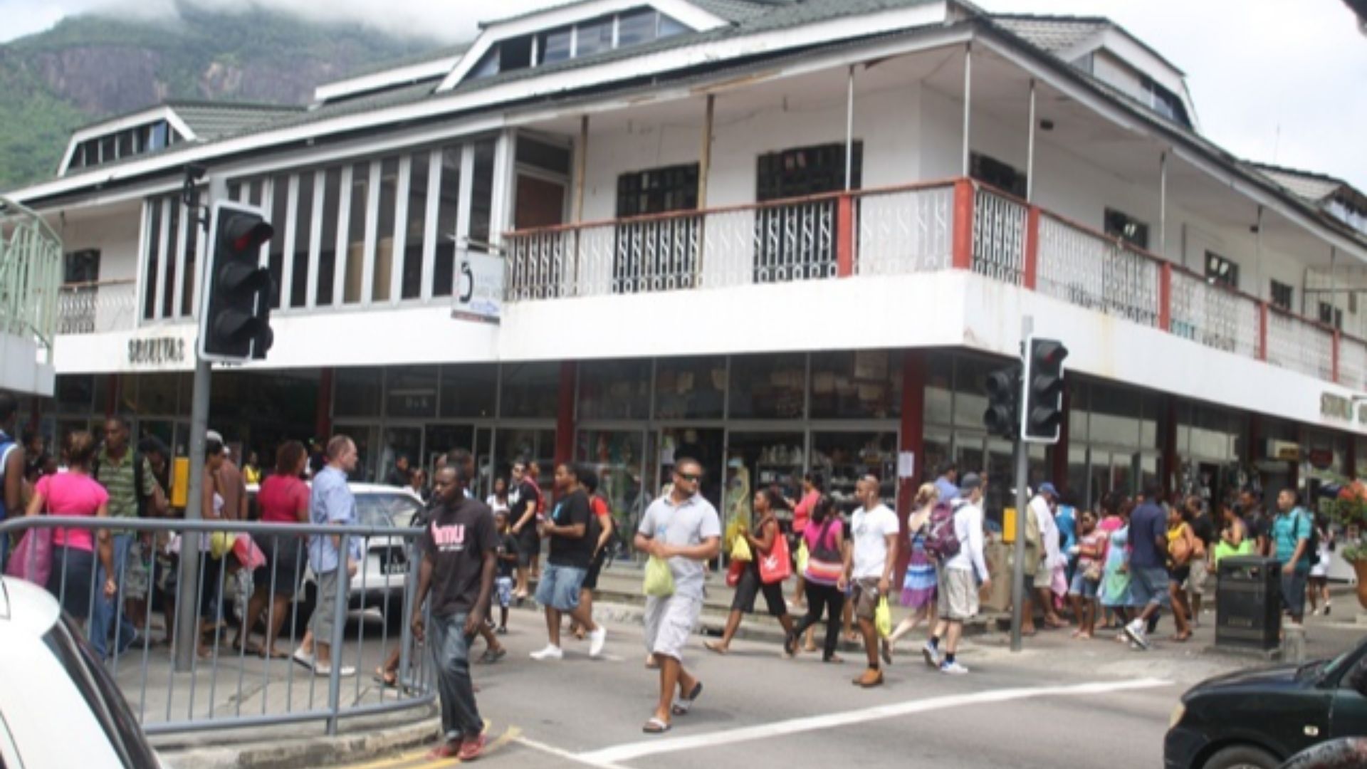 File:Victoria Seychelles - Albert Street.jpg