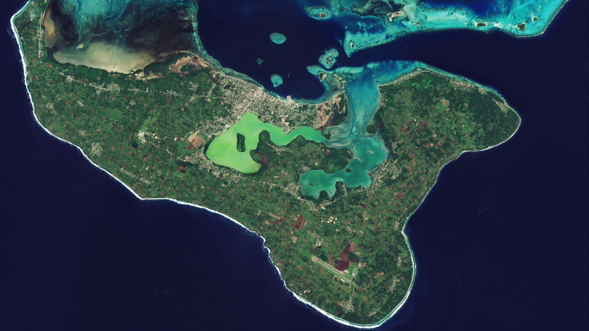File:Tonga ESA363260.jpg