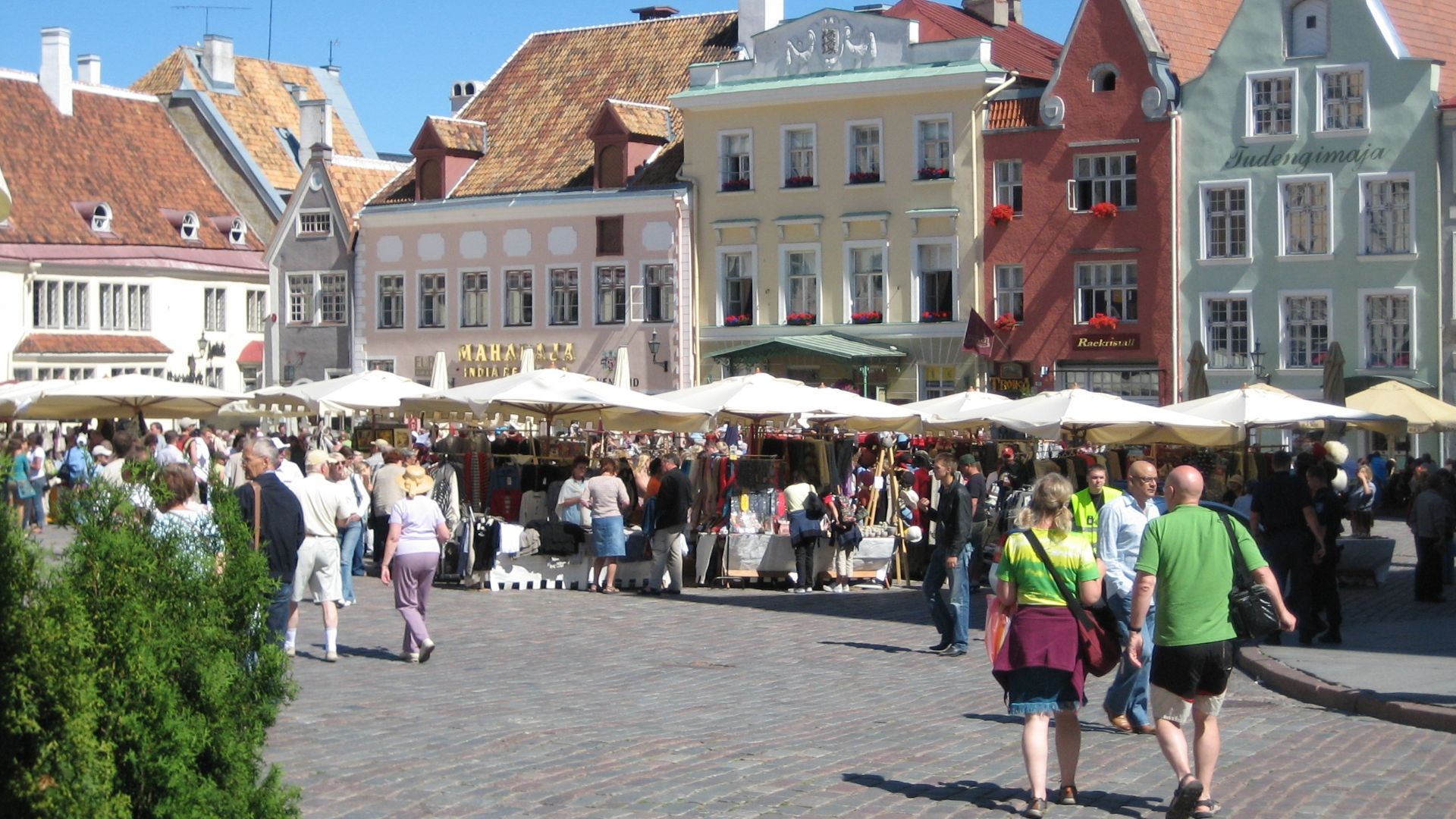 File:A market place in the historical old town of Tallinn Estonia.jpg