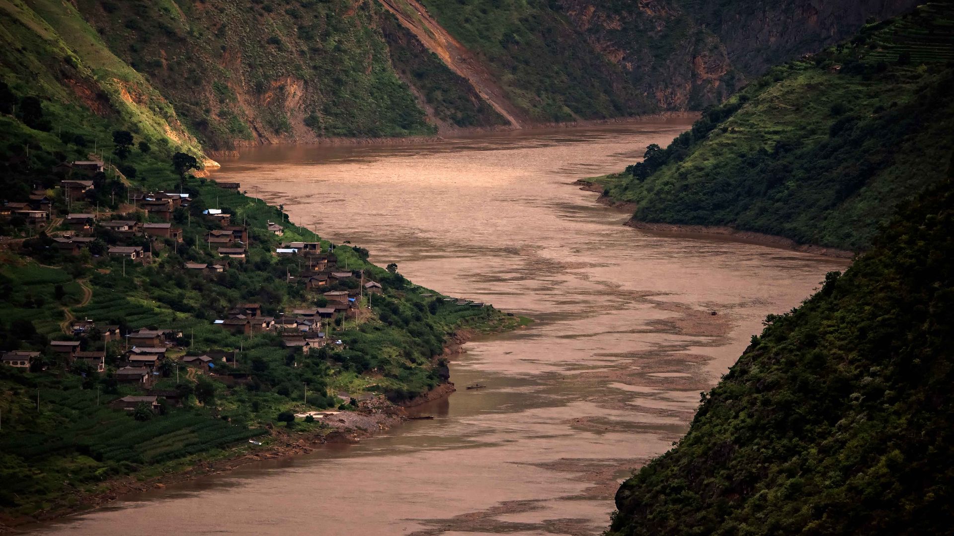 File:Jinshajiang River Ravine - 32229429768.jpg