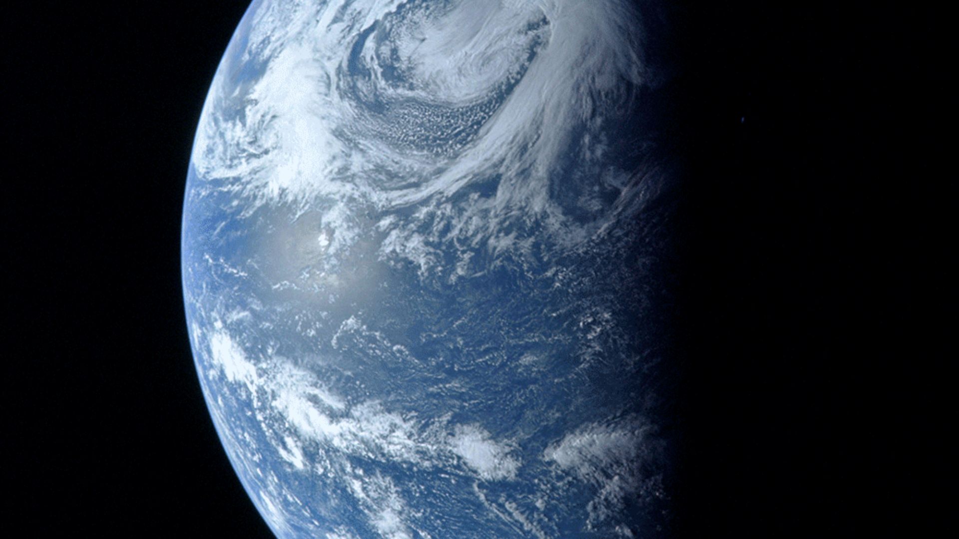 File:Earth viewed from Apollo 13.gif
