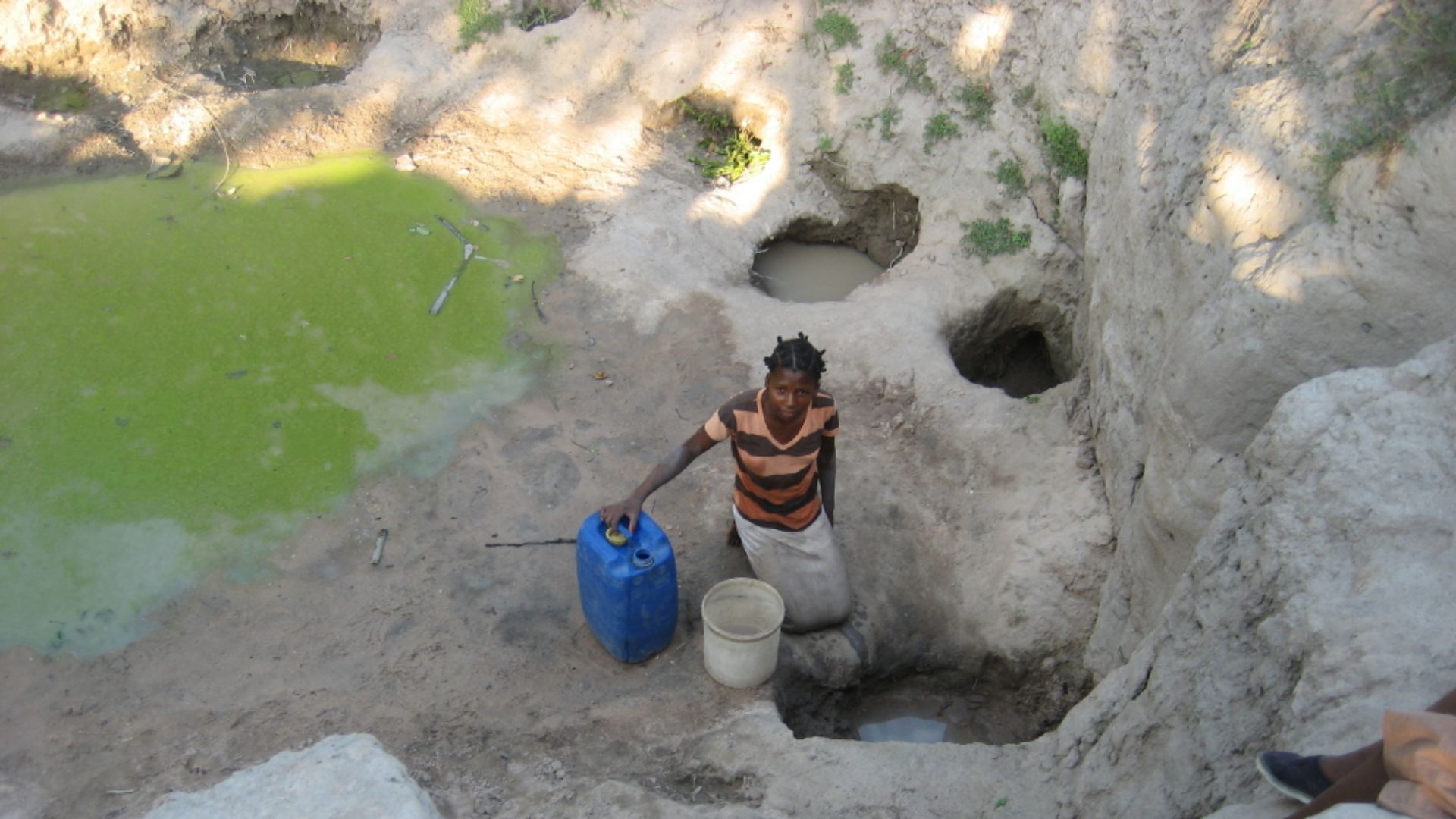 File:Daily struggle for water (5400691444).jpg