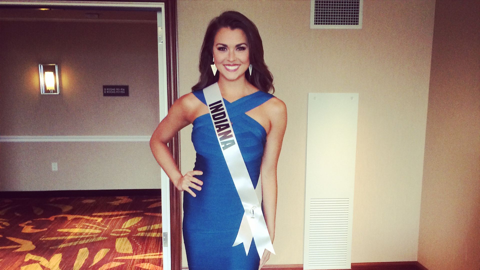 File:Mekayla, Miss Indiana USA 2014 interview outfit.jpg