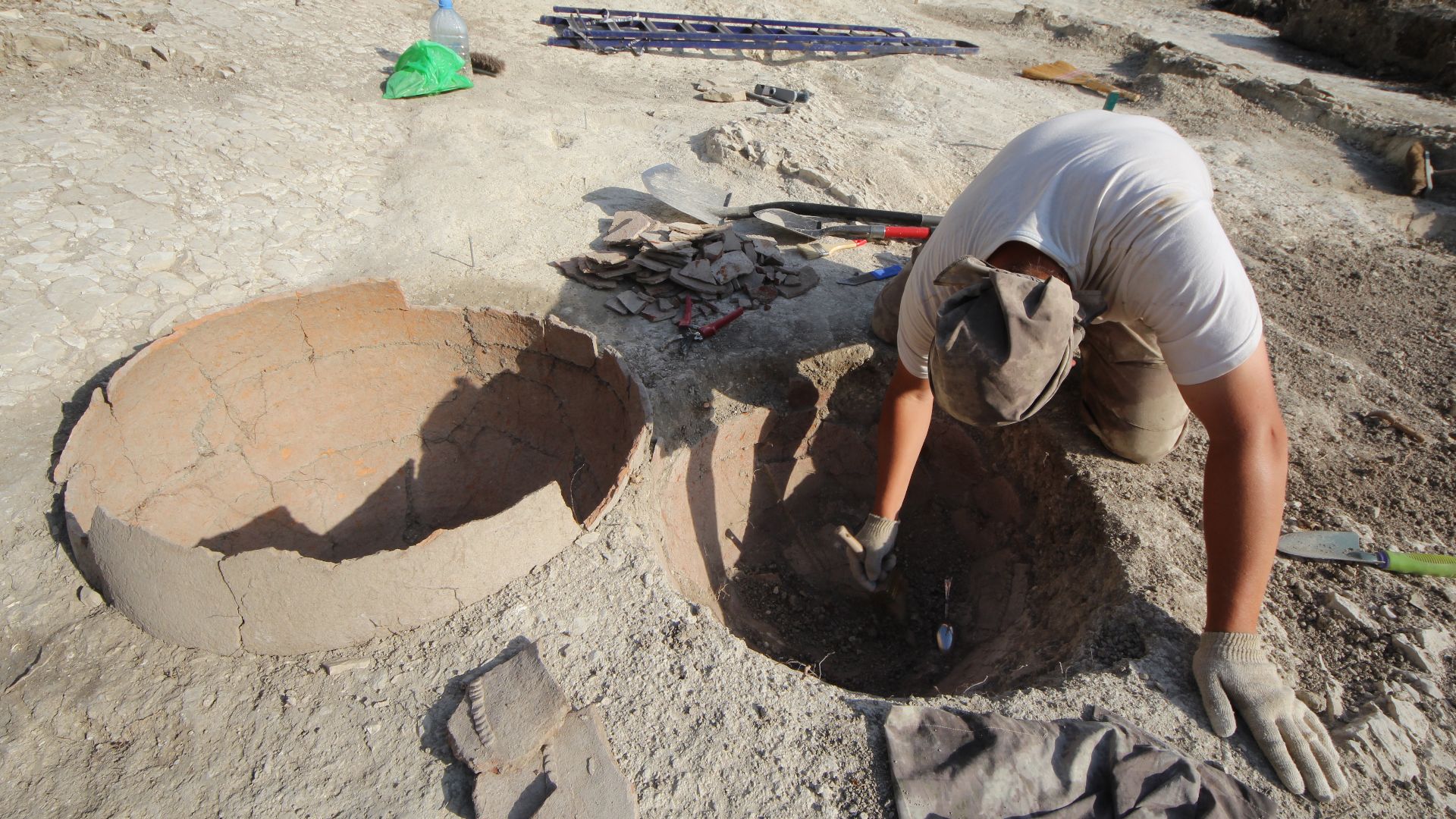 File:Archaeological field work.jpg