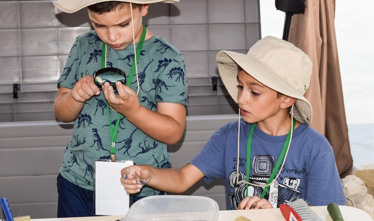 students learning archaeology