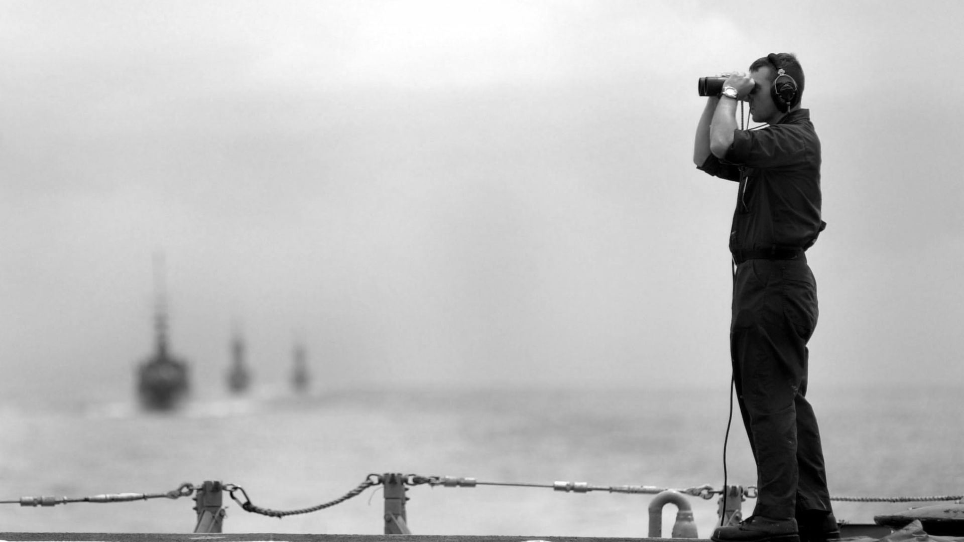 File:US Navy 000918-N-5961C-001 Sailor on lookout watch aboard ship.jpg