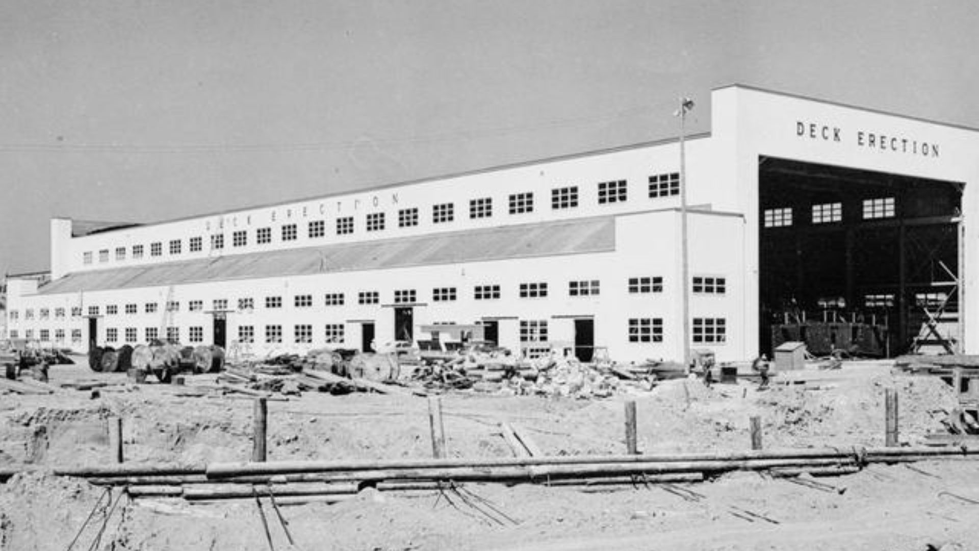 File:Shipbuilding in the Kaiser Shipyards in the USA during the Second World War A12085.jpg