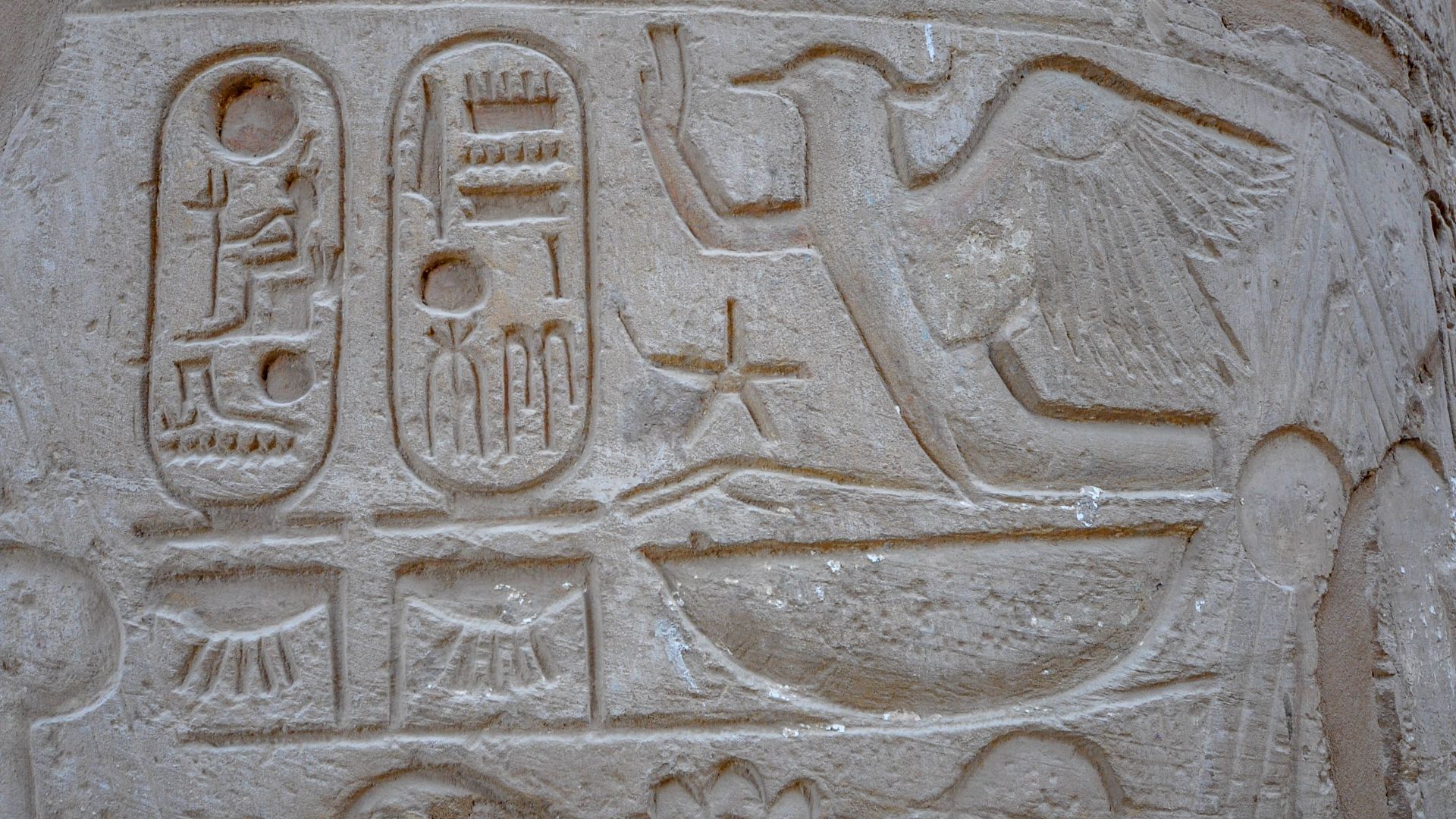 File:Egyptian hieroglyphs - The oval cartouche of the left was used by Ramses II (14208203052).jpg
