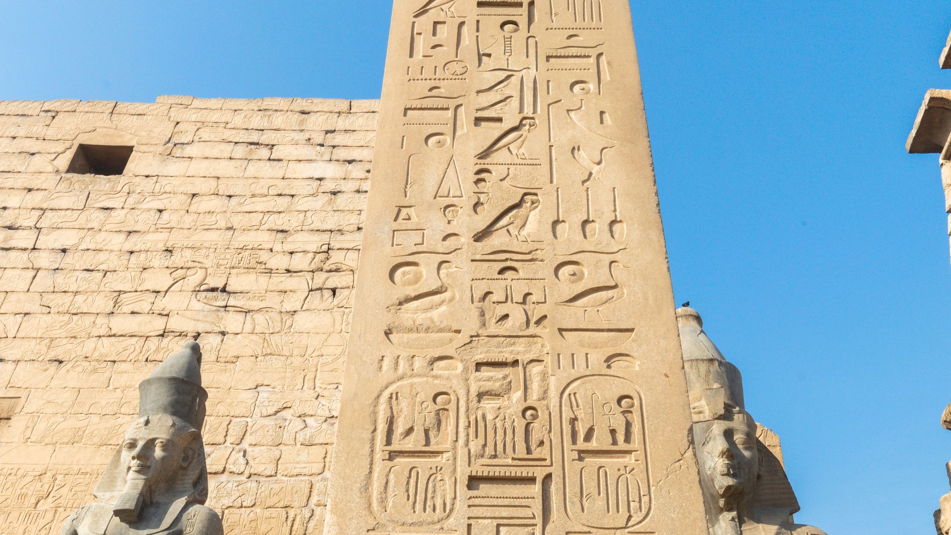 File:Templo de Luxor, Luxor, Egipto, 2022-04-01, DD 49.jpg