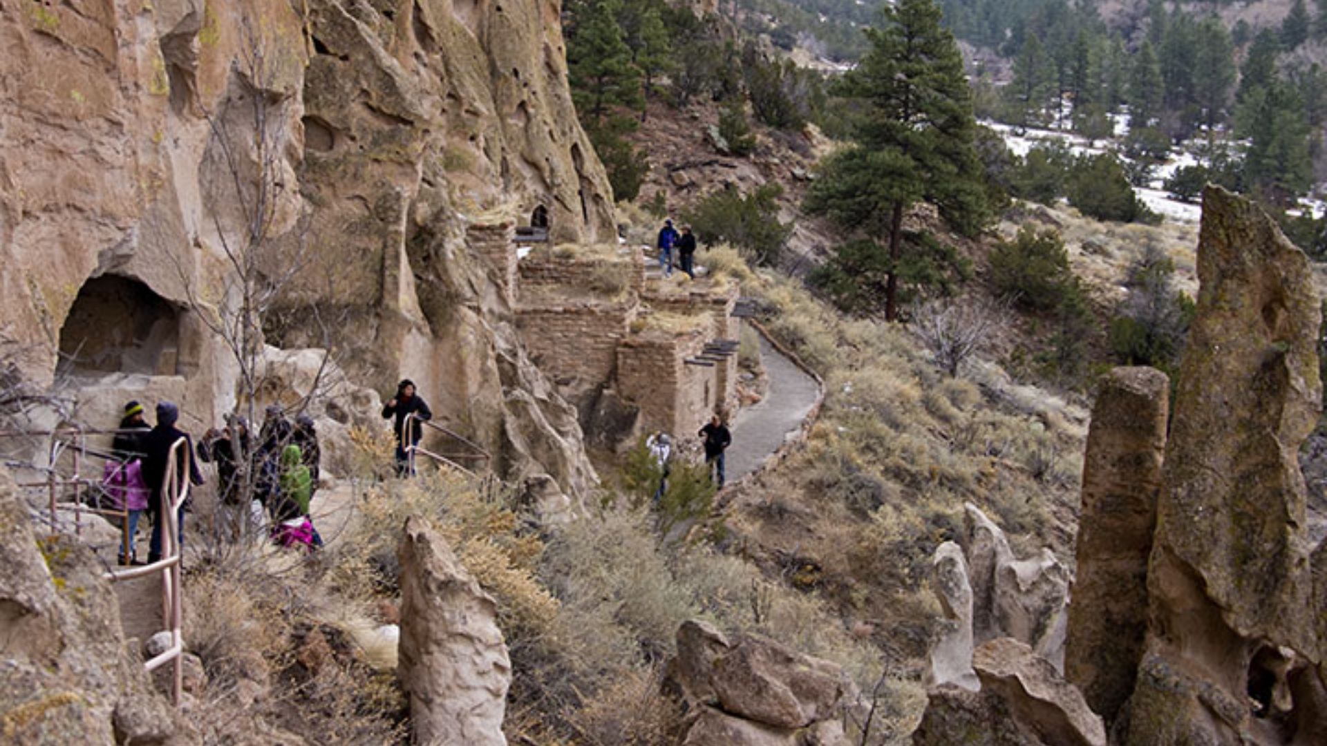 File:Winter Tourists at Bandelier (5317929354).jpg