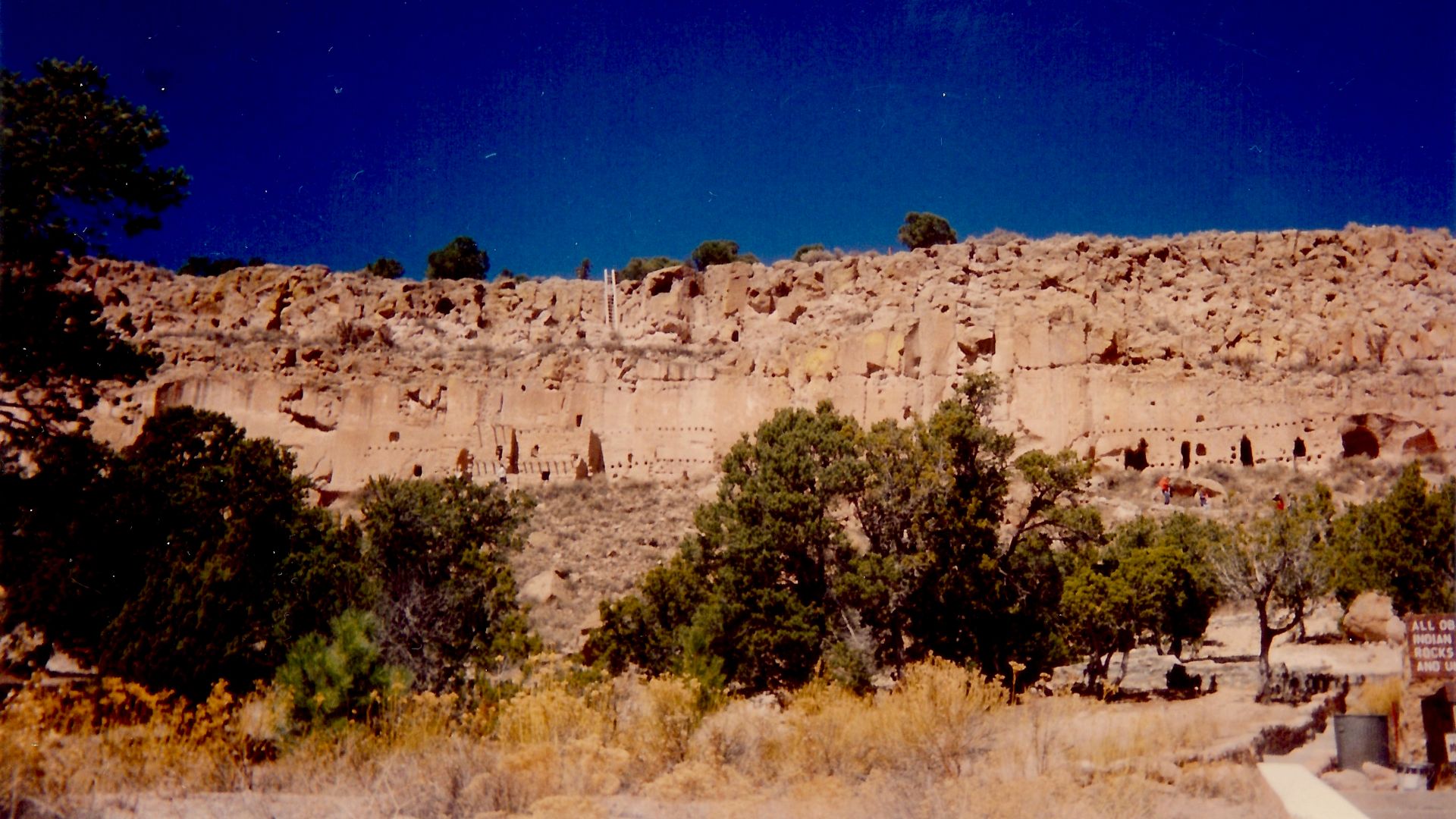 File:Frijoles Canyon, Bandelier National Monument, 18 March 1996 - 21.jpg