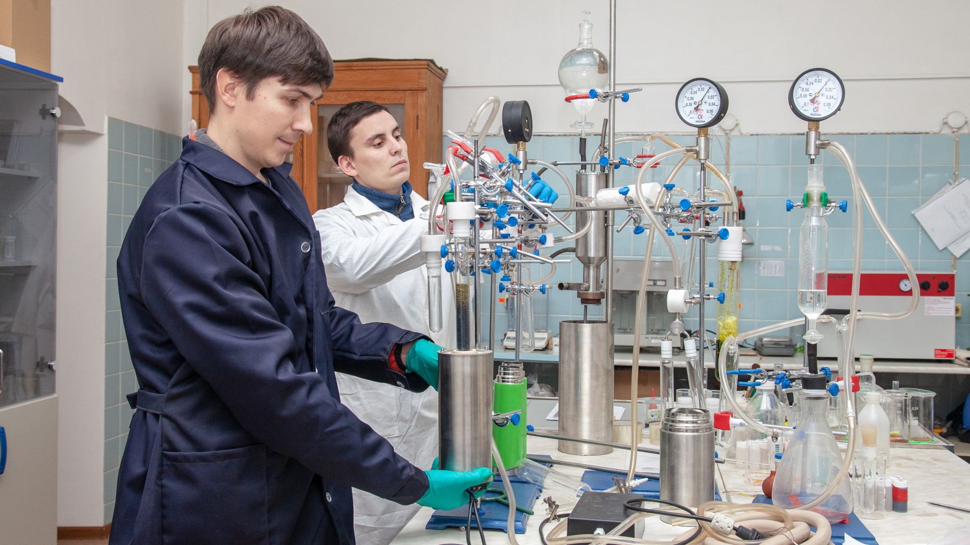 File:Lab for Ecological Radiology of the Institute of Geodinamics and Geology.jpg