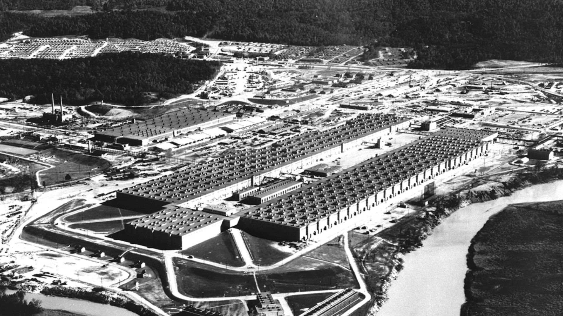 File:K-25 aerial view.jpg