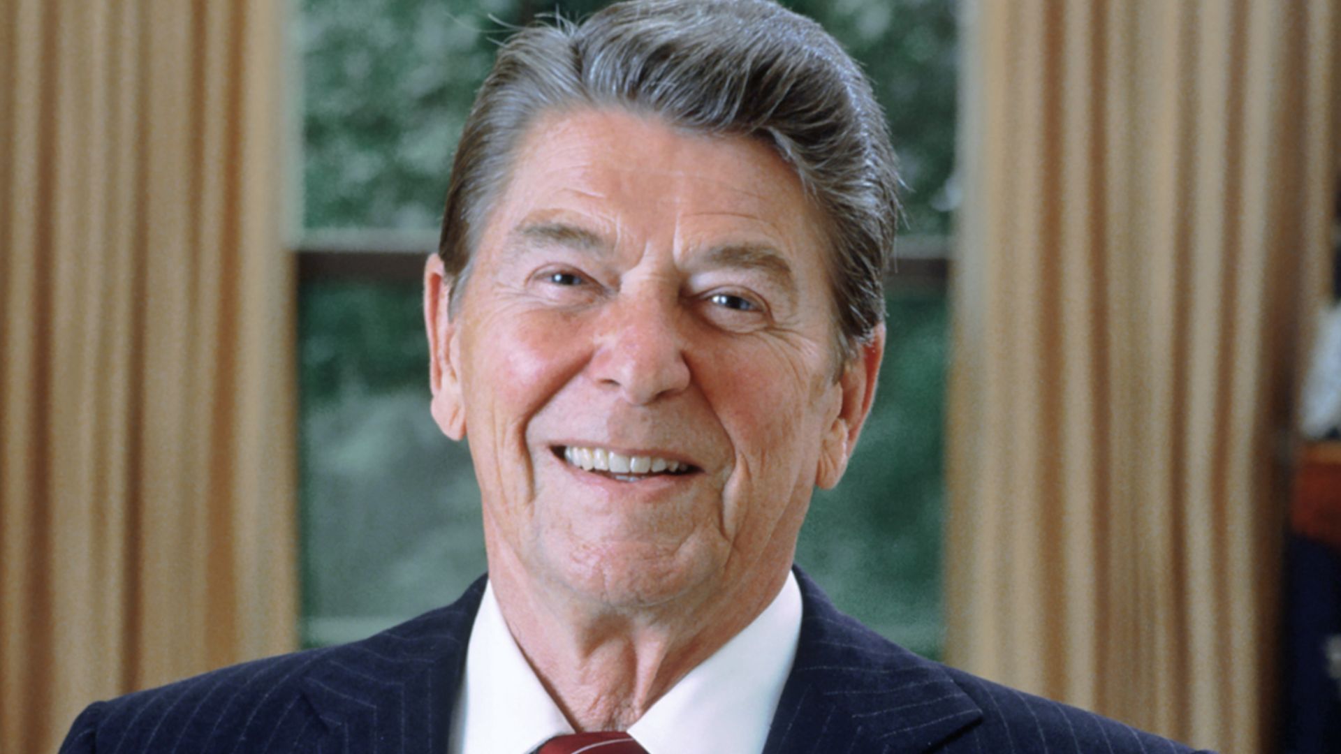 File:Ronald Reagan 1985 presidential portrait (cropped) (2).jpg