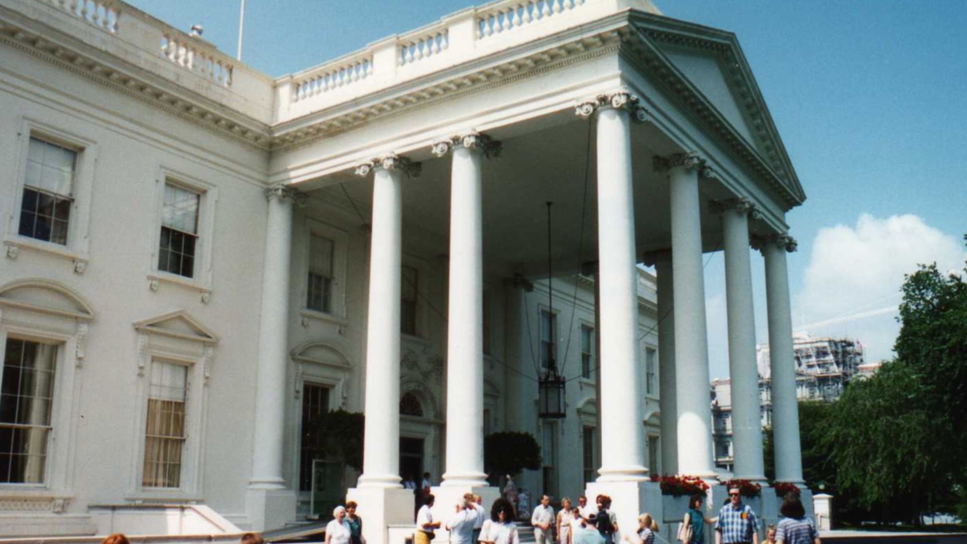 File:White HouseTour.jpg