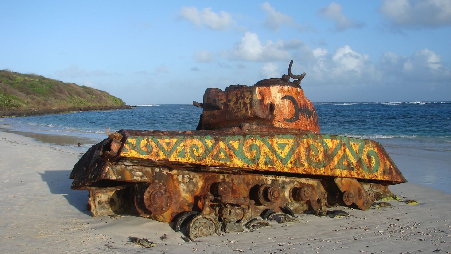 File:Tank on Flamenco Beach.jpg