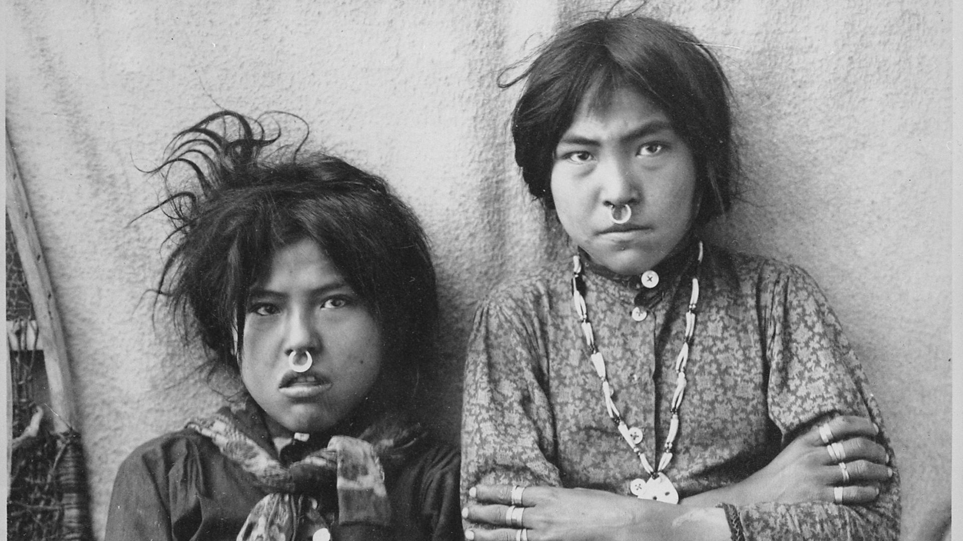 File:Two Tlingit girls, Tsacotna and Natsanitna, wearing noserings, near Copper River, Alaska, 1903 - NARA - 524404.jpg